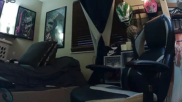 Snapshot of slutty_guy12 chatting on 6, 3, 2025 slutty guy12 online show from 6, 3, 2025