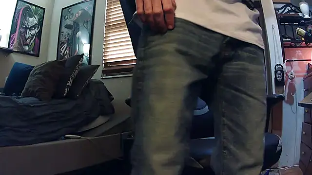 Snapshot of slutty_guy12 chatting on 6, 3, 2025 slutty guy12 online show from 6, 3, 2025