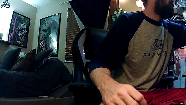 Snapshot of slutty_guy12 chatting on 12, 3, 2025 slutty guy12 online show from 12, 3, 2025