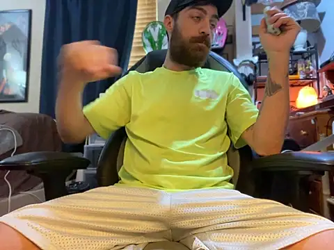 Snapshot of slutty_guy12 chatting on 20, 3, 2025 slutty guy12 online show from 20, 3, 2025