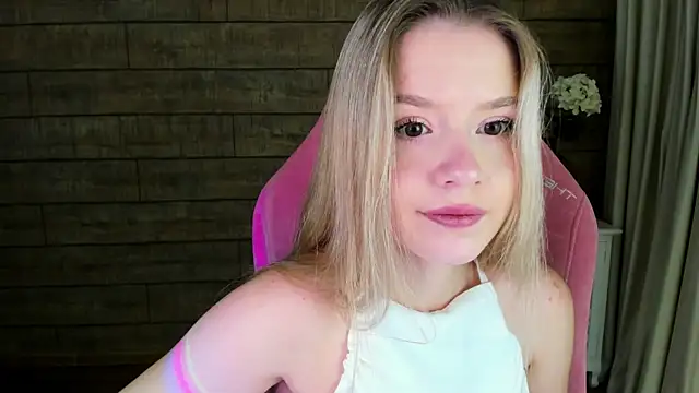 MilanaBalmain online show from 15, 9, 2025