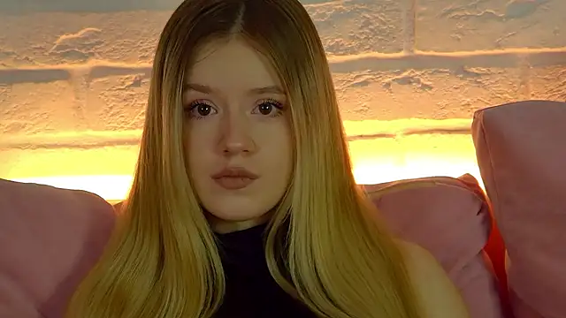 MilanaBalmain online show from 1, 12, 2025