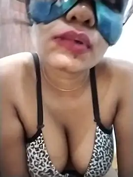 Snapshot of Zaraangle chatting on 19, 6, 2026 Zaraangle online show from 19, 6, 2026