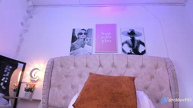 ChloeFerreira online show from 12, 1, 2025