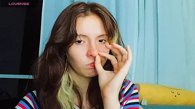 cherrybom969 online show from 4, 2, 2025