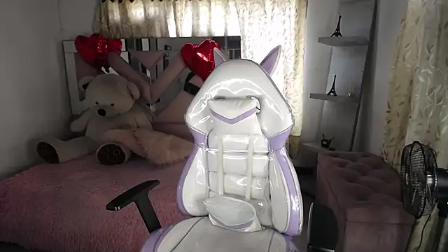 Mia Fischer online show from 20, 2, 2025