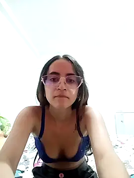 Mia Fischer online show from 4, 3, 2025