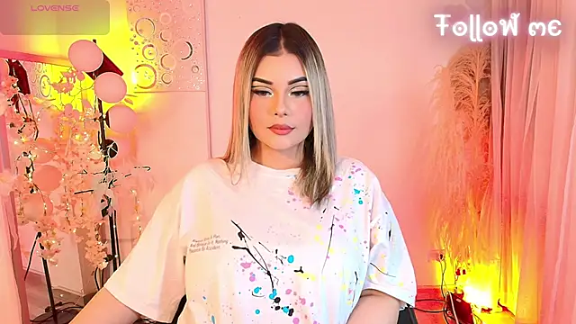 Snapshot of Ladydream1 chatting on 12, 9, 2025 Ladydream1 online show from 12, 9, 2025