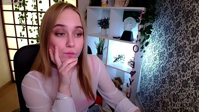 LianaBright online show from 17, 12, 2024