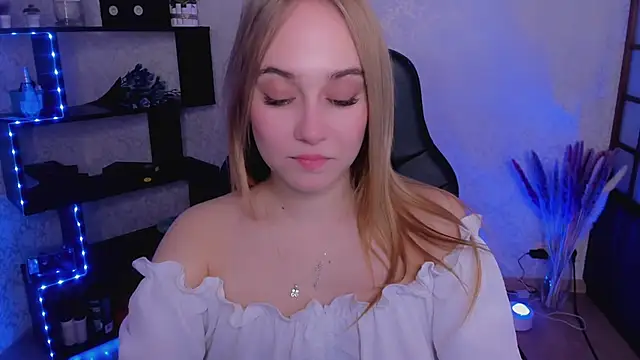 LianaBright online show from 26, 1, 2025