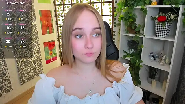 LianaBright online show from 5, 3, 2025