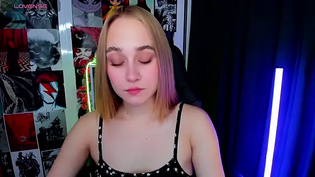 LianaBright online show from 17, 10, 2025