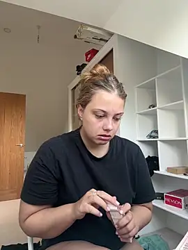 Krystal Tx online show from 25, 9, 2025