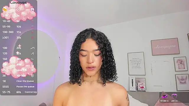 Snapshot of Crystal_Dluna chatting on 4, 3, 2025 Crystal Dluna online show from 4, 3, 2025