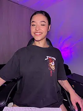 Snapshot of Crystal_Dluna chatting on 14, 11, 2025 Crystal Dluna online show from 14, 11, 2025