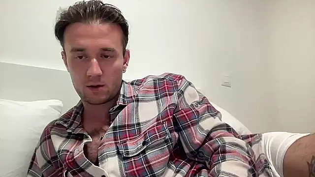 Snapshot of cute_mark chatting on 31, 7, 2026 cute mark online show from 31, 7, 2026