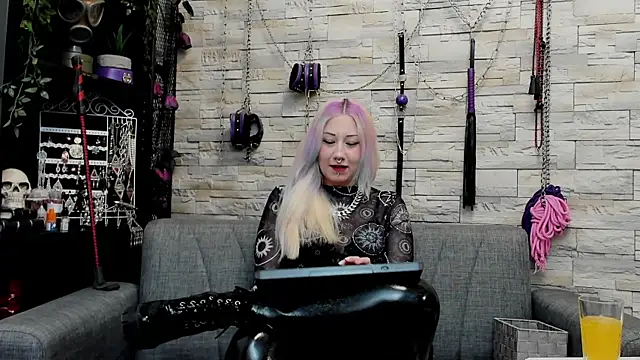 CruelMistress online show from 26, 4, 2026