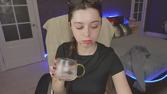 DinaCandy online show from 2, 3, 2025