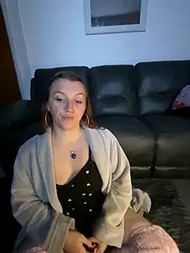 Snapshot of Stoner_BarbieXX chatting on 19, 9, 2025 Stoner BarbieXX online show from 19, 9, 2025