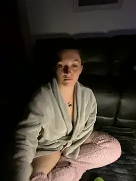 Snapshot of Stoner_BarbieXX chatting on 2, 10, 2025 Stoner BarbieXX online show from 2, 10, 2025