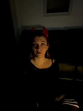 Snapshot of Stoner_BarbieXX chatting on 23, 10, 2025 Stoner BarbieXX online show from 23, 10, 2025