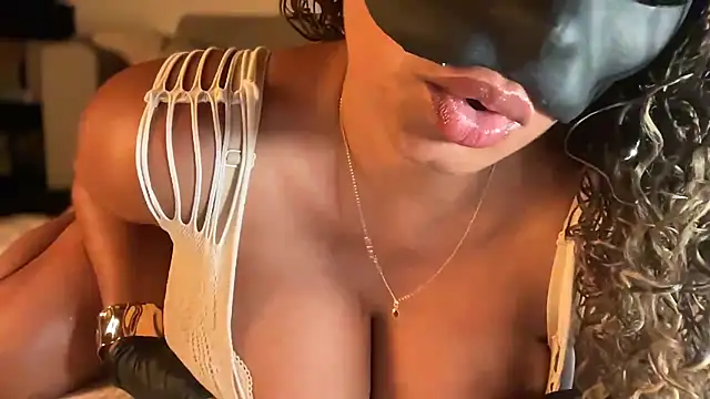 SCARLET-SANTANA online show from 8, 8, 2026