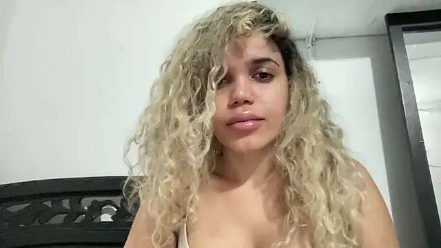 Snapshot of brithneysquirt chatting on 22, 12, 2025 brithneysquirt online show from 22, 12, 2025