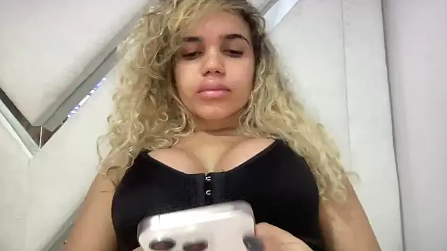 Snapshot of brithneysquirt chatting on 23, 12, 2025 brithneysquirt online show from 23, 12, 2025