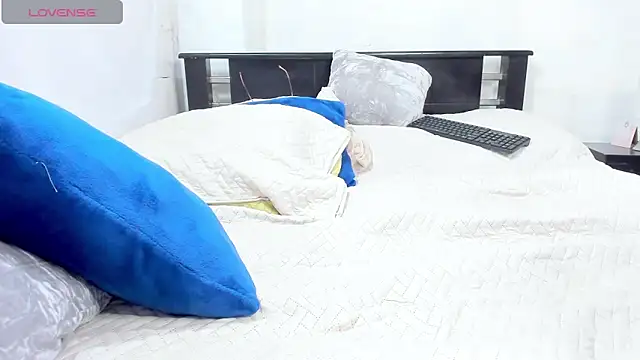 Natalystevens online show from 9, 2, 2025