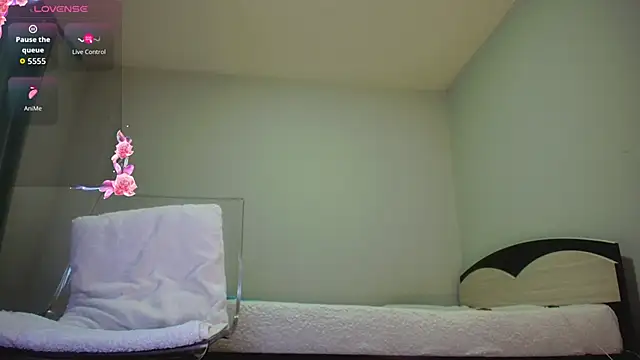 Snapshot of kyliejo18 chatting on 4, 12, 2025 kyliejo18 online show from 4, 12, 2025