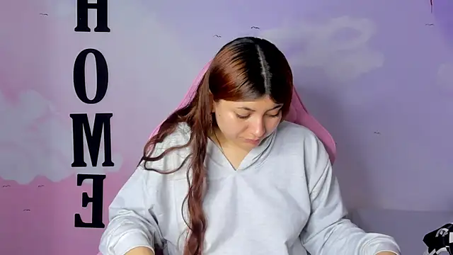 Snapshot of carolayrosse chatting on 27, 2, 2025 carolayrosse online show from 27, 2, 2025