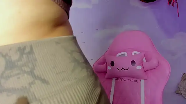 Snapshot of carolayrosse chatting on 28, 2, 2025 carolayrosse online show from 28, 2, 2025