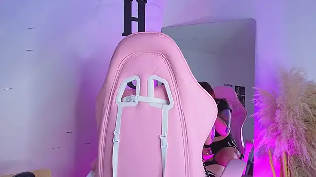 Snapshot of carolayrosse chatting on 12, 9, 2025 carolayrosse online show from 12, 9, 2025