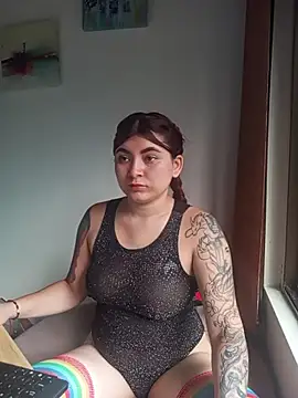 Snapshot of carolayrosse chatting on 13, 11, 2025 carolayrosse online show from 13, 11, 2025