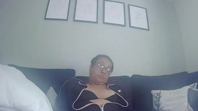 Snapshot of vanilla_chocolate23 chatting on 3, 6, 2026 vanilla chocolate23 online show from 3, 6, 2026