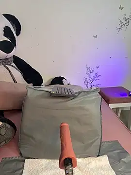 IamSteph13 online show from 8, 6, 2026