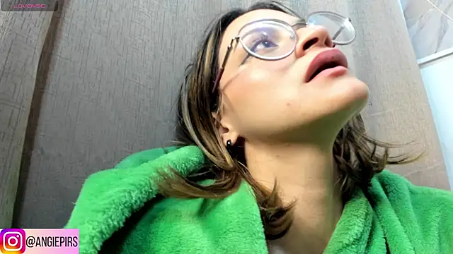 Angie Pirss online show from 31, 1, 2025