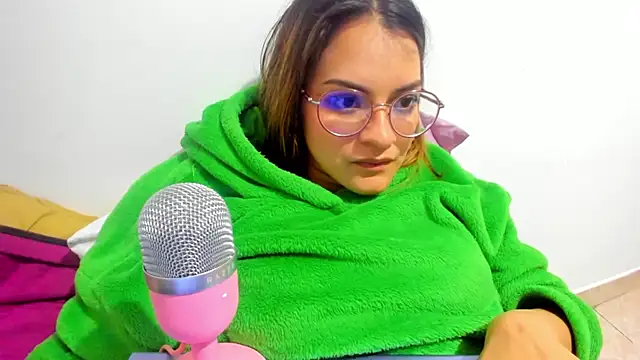 Angie Pirss online show from 3, 2, 2025