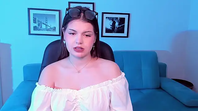 AdeliaKiss online show from 3, 2, 2025