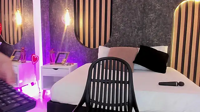 Snapshot of miss10_antonella chatting on 21, 2, 2025 miss10 antonella online show from 21, 2, 2025