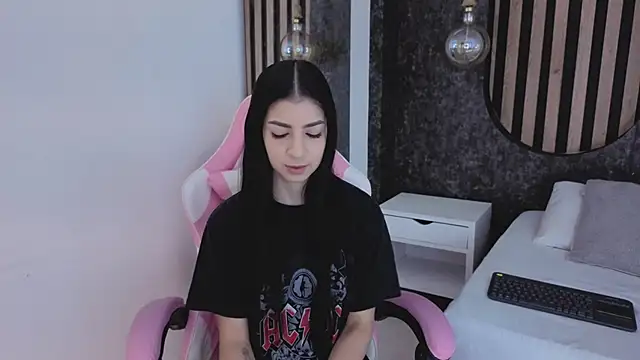 Snapshot of miss10_antonella chatting on 21, 11, 2025 miss10 antonella online show from 21, 11, 2025