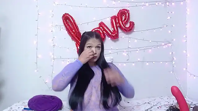 Nicol Love0 online show from 24, 2, 2025