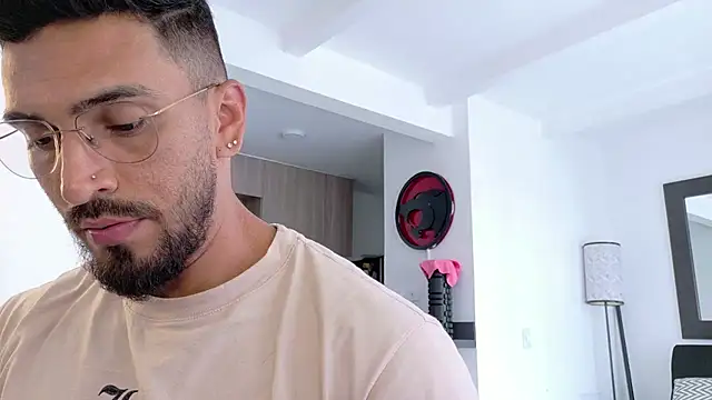 Snapshot of tony_muscle chatting on 9, 2, 2026 tony muscle online show from 9, 2, 2026