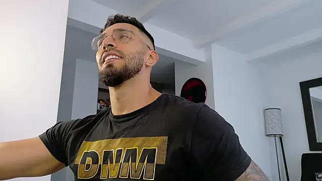 Snapshot of tony_muscle chatting on 15, 2, 2026 tony muscle online show from 15, 2, 2026