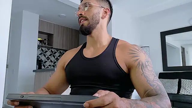 Snapshot of tony_muscle chatting on 23, 2, 2026 tony muscle online show from 23, 2, 2026