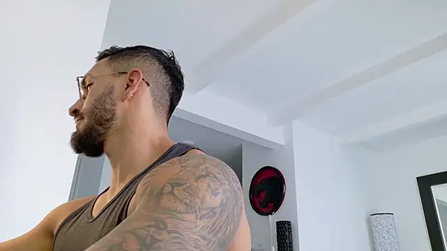 Snapshot of tony_muscle chatting on 6, 3, 2026 tony muscle online show from 6, 3, 2026