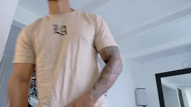 Snapshot of tony_muscle chatting on 7, 3, 2026 tony muscle online show from 7, 3, 2026