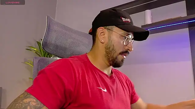Snapshot of tony_muscle chatting on 14, 5, 2026 tony muscle online show from 14, 5, 2026