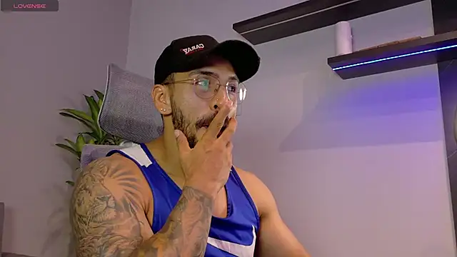 Snapshot of tony_muscle chatting on 16, 5, 2026 tony muscle online show from 16, 5, 2026