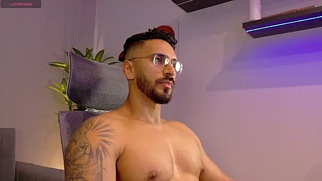 Snapshot of tony_muscle chatting on 17, 5, 2026 tony muscle online show from 17, 5, 2026
